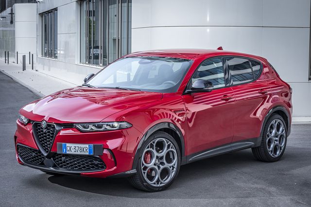 2023 Dodge Hornet Review: It Stings Like an Alfa
