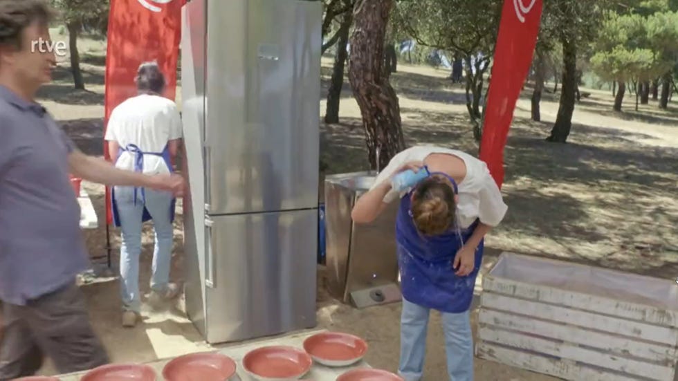toni moreno sufre un mareo en masterchef celebrity