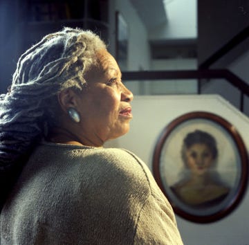 toni morrison poses in manhattan apartment