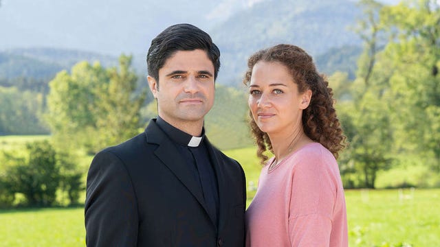 Oona-Devi Liebich y Maximilian Grill en Tonio & Julia: Sin pretextos