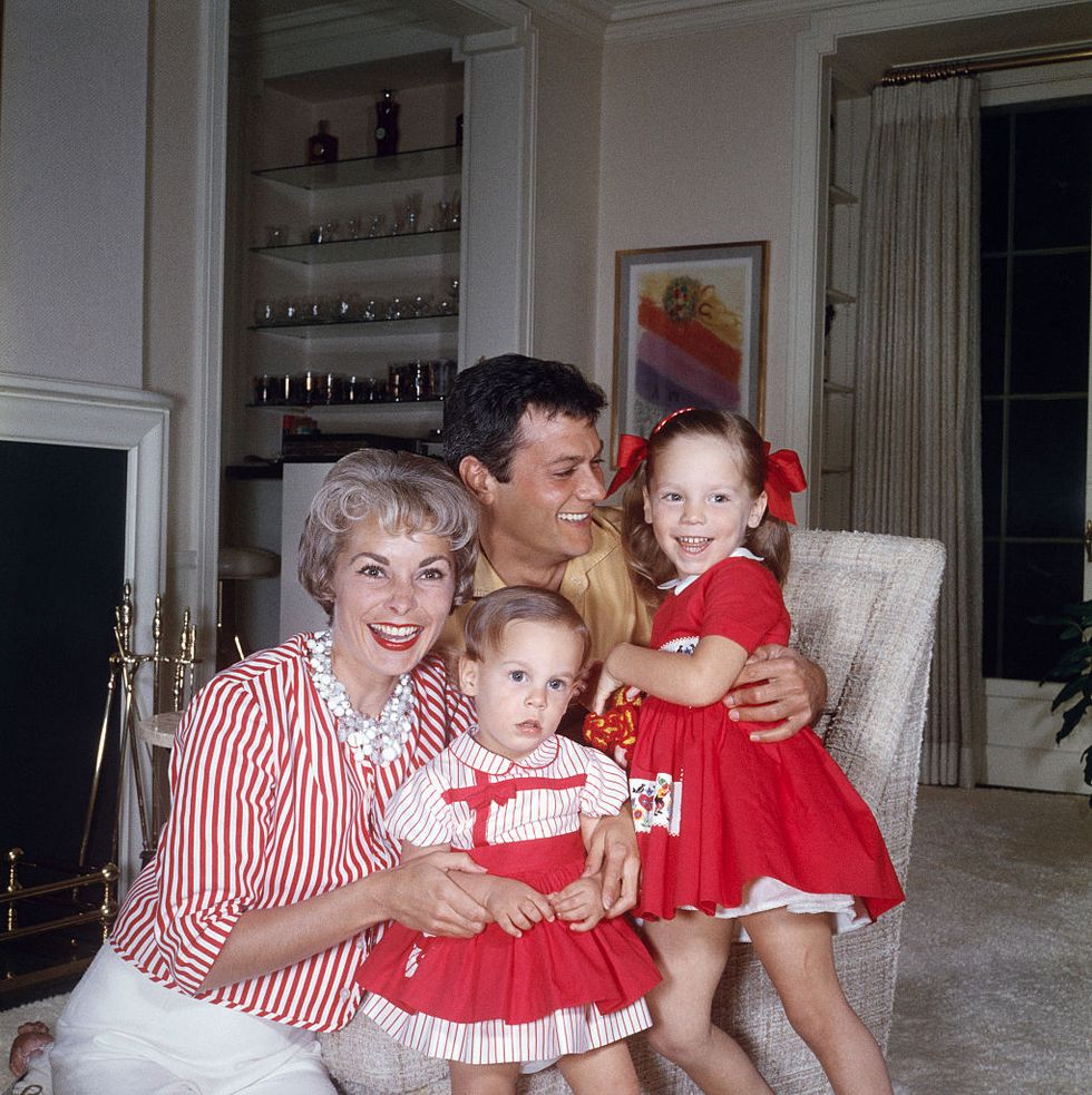 tony curtis with janet leigh and children