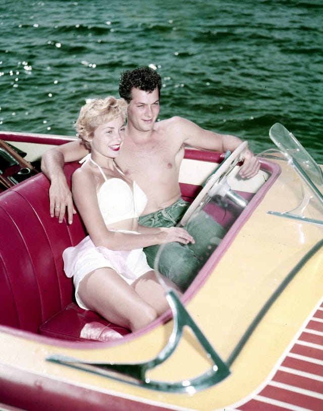 Hollywood Icons on Vacation - Marilyn Monroe, Greta Garbo, Sophia Loren Set  Sail