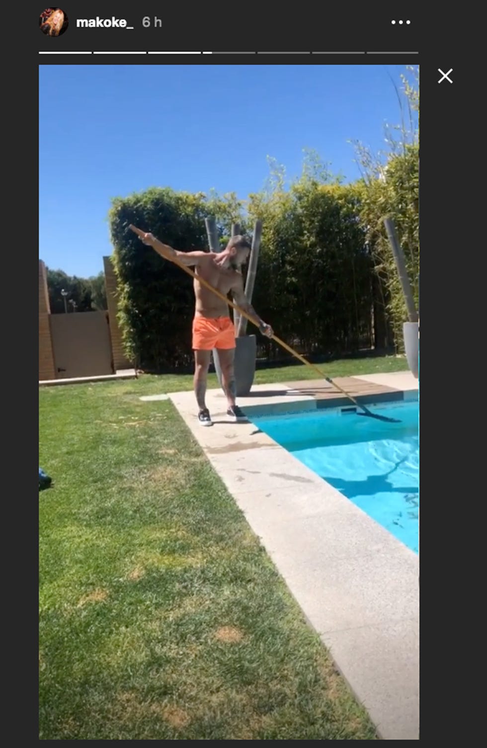 Photograph, Leisure, Grass, Sky, Photography, Technology, Screenshot, Display device, Electronic device, Swimming pool, 