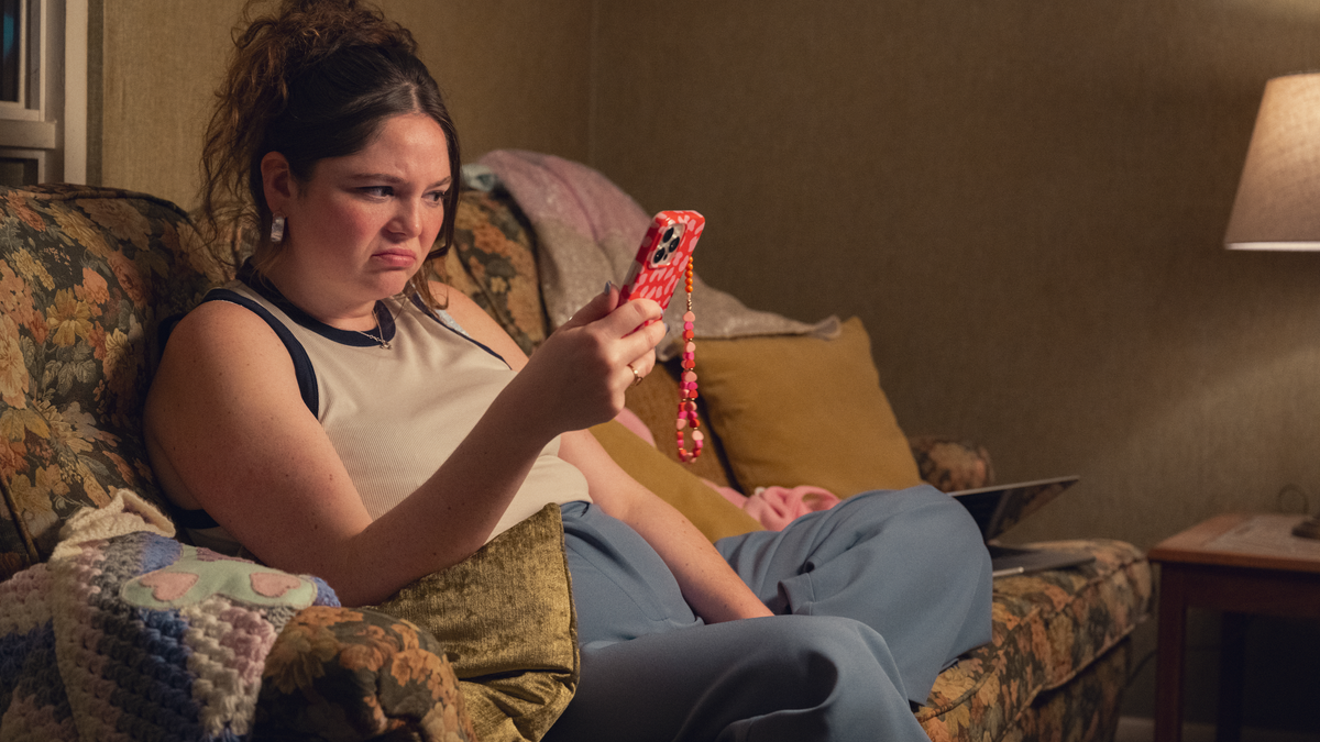 preview for Too Much – official trailer (Netflix)