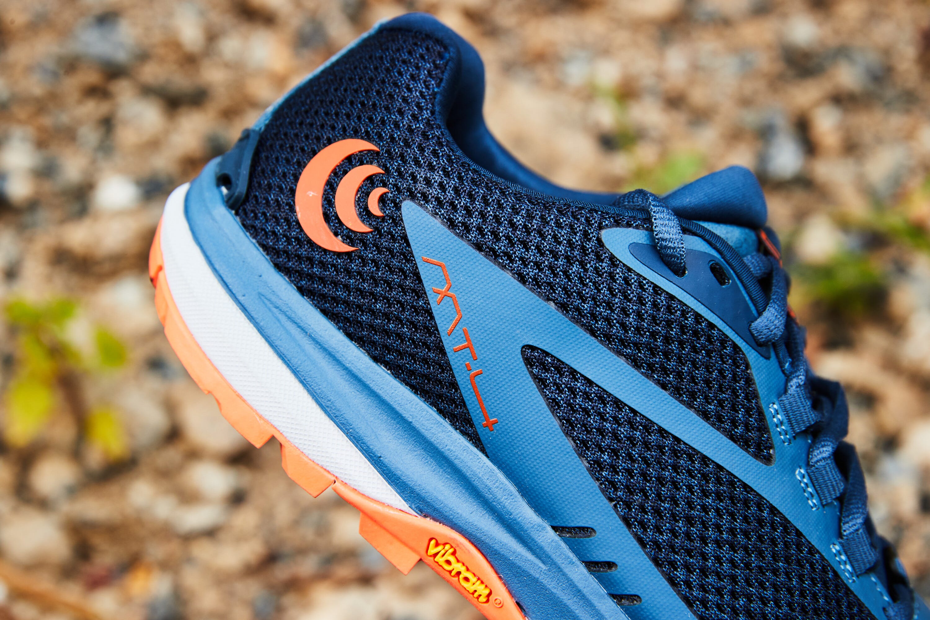 topo athletic mt4