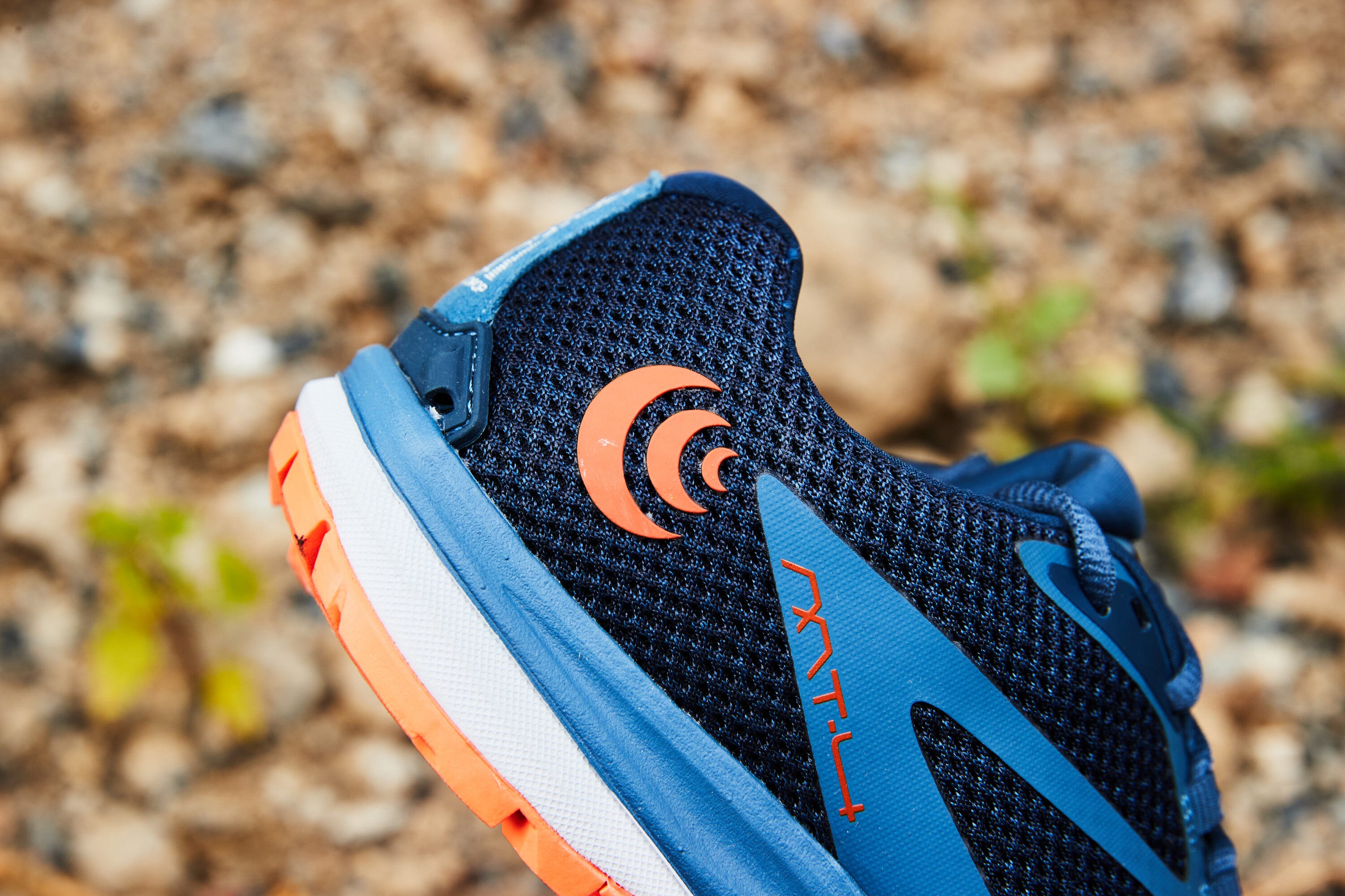 topo athletic mt4