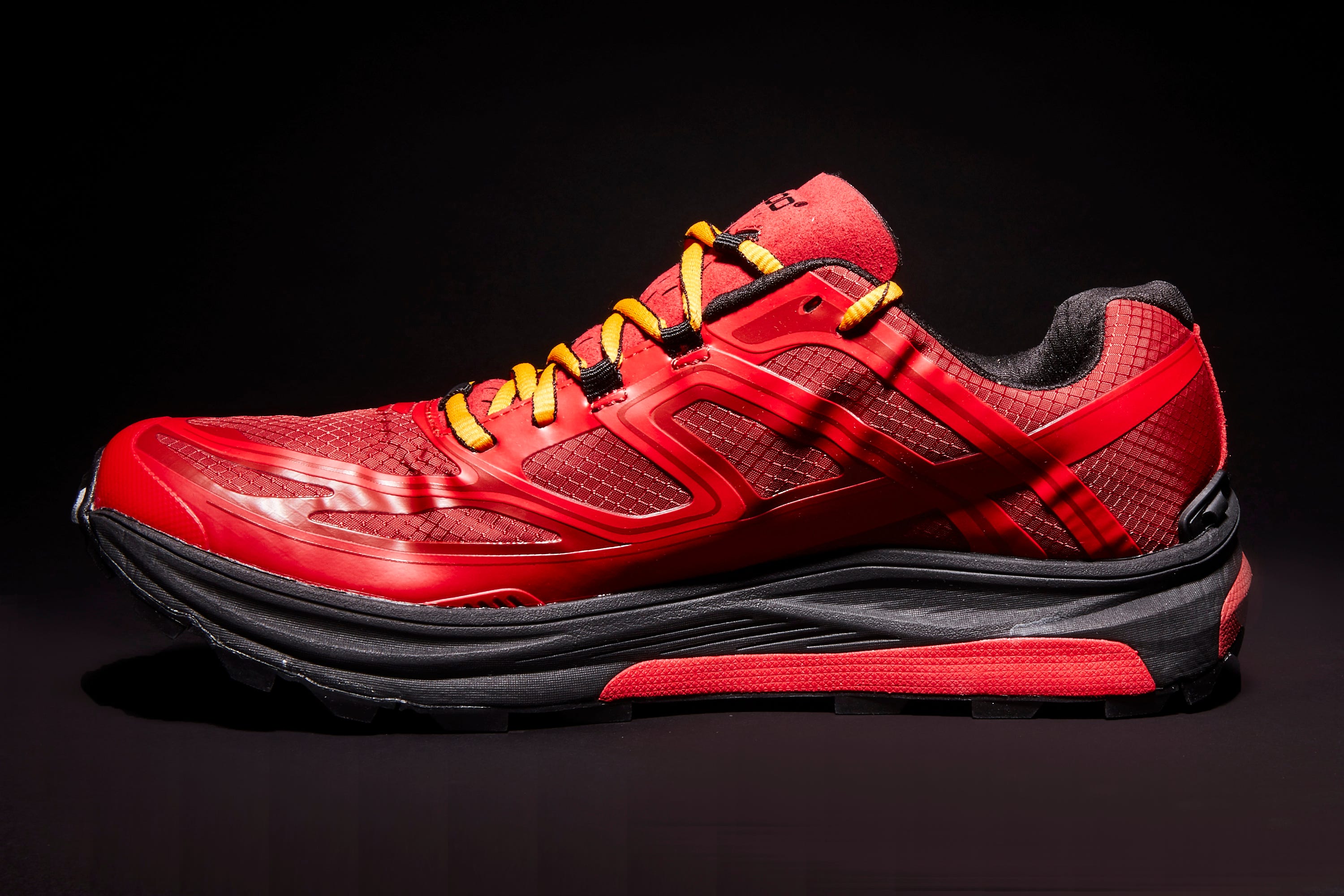 Shoe, Footwear, Running shoe, Red, Walking shoe, Black, Outdoor shoe, Cross training shoe, Basketball shoe, Product, 