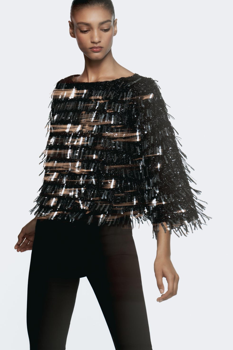 Zara lanza los 5 tops de fiesta más elegantes para el invierno