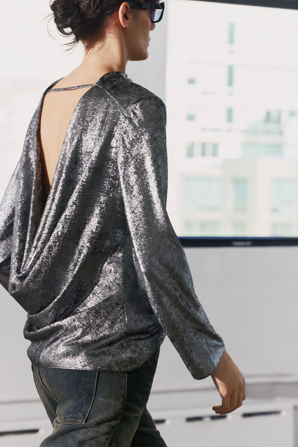 Zara lanza los 5 tops de fiesta más elegantes para el invierno