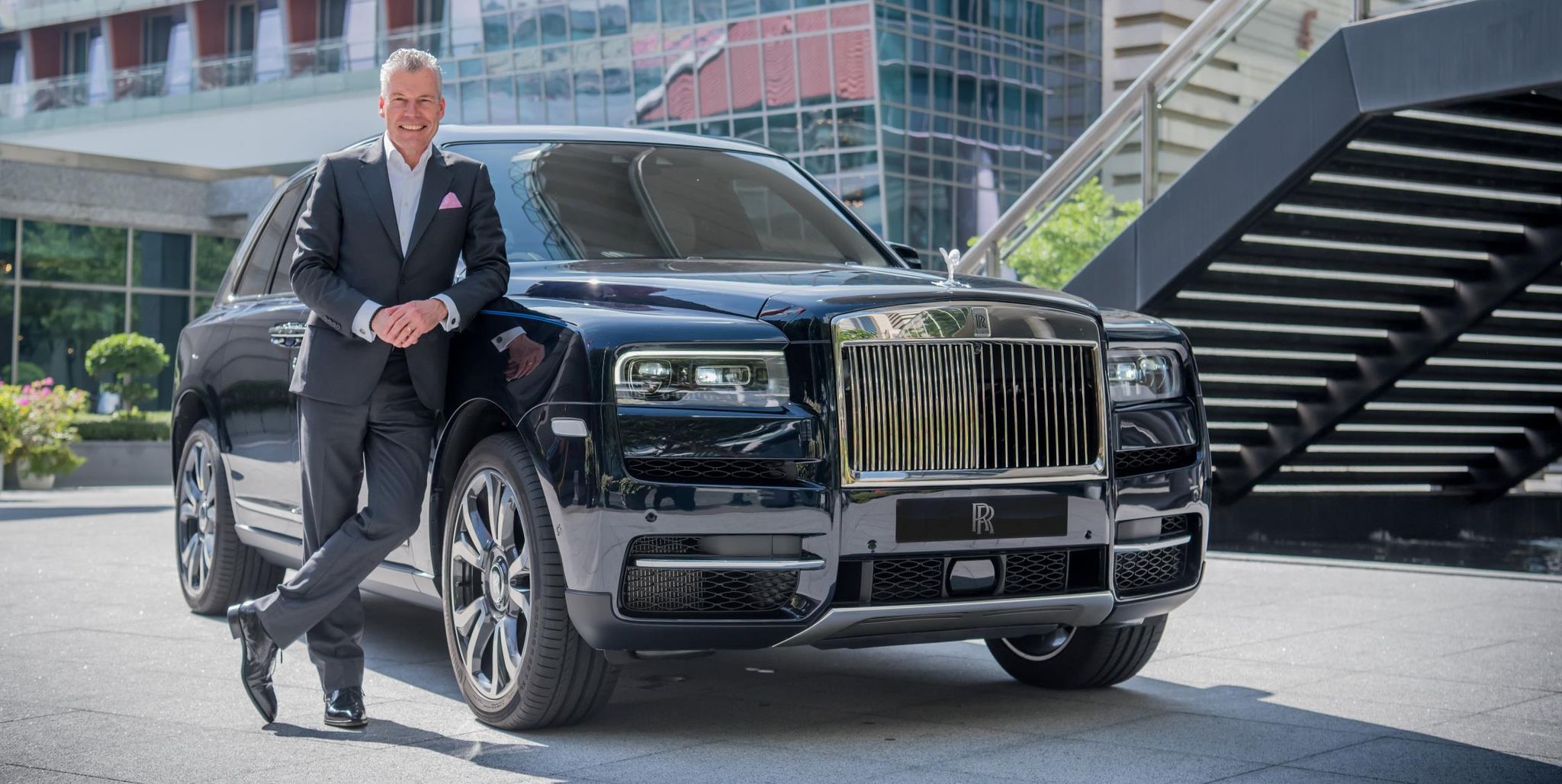 Torsten Müller-Ötvös, Chief Executive Officer, Rolls-Royce Motor Cars with Rolls-Royce Cullinan