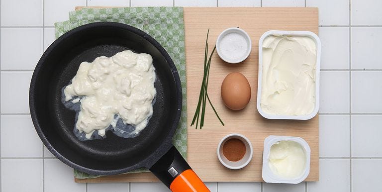 Paso 3: Queso a fundir en una sartén para agregar a la tortilla