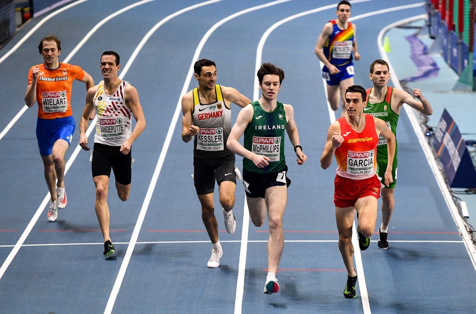 mariano garcia corre los 800 metros en torun