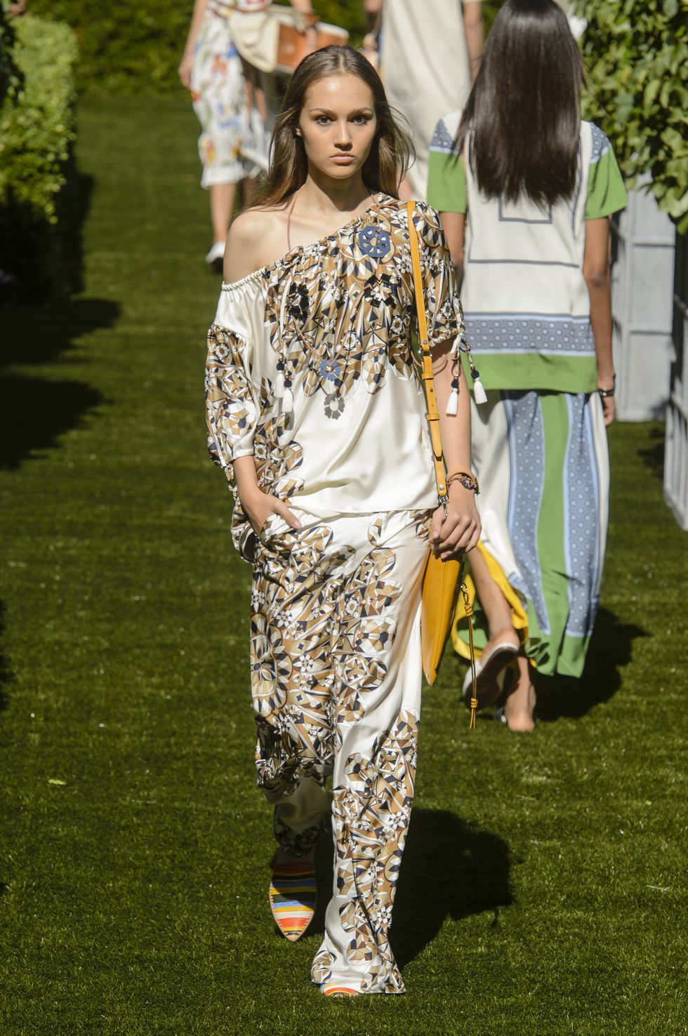 AD Cover Star Tory Burch's New York SS18 Fashion Show Honors