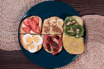 tostadas diferentes saladas y dulces