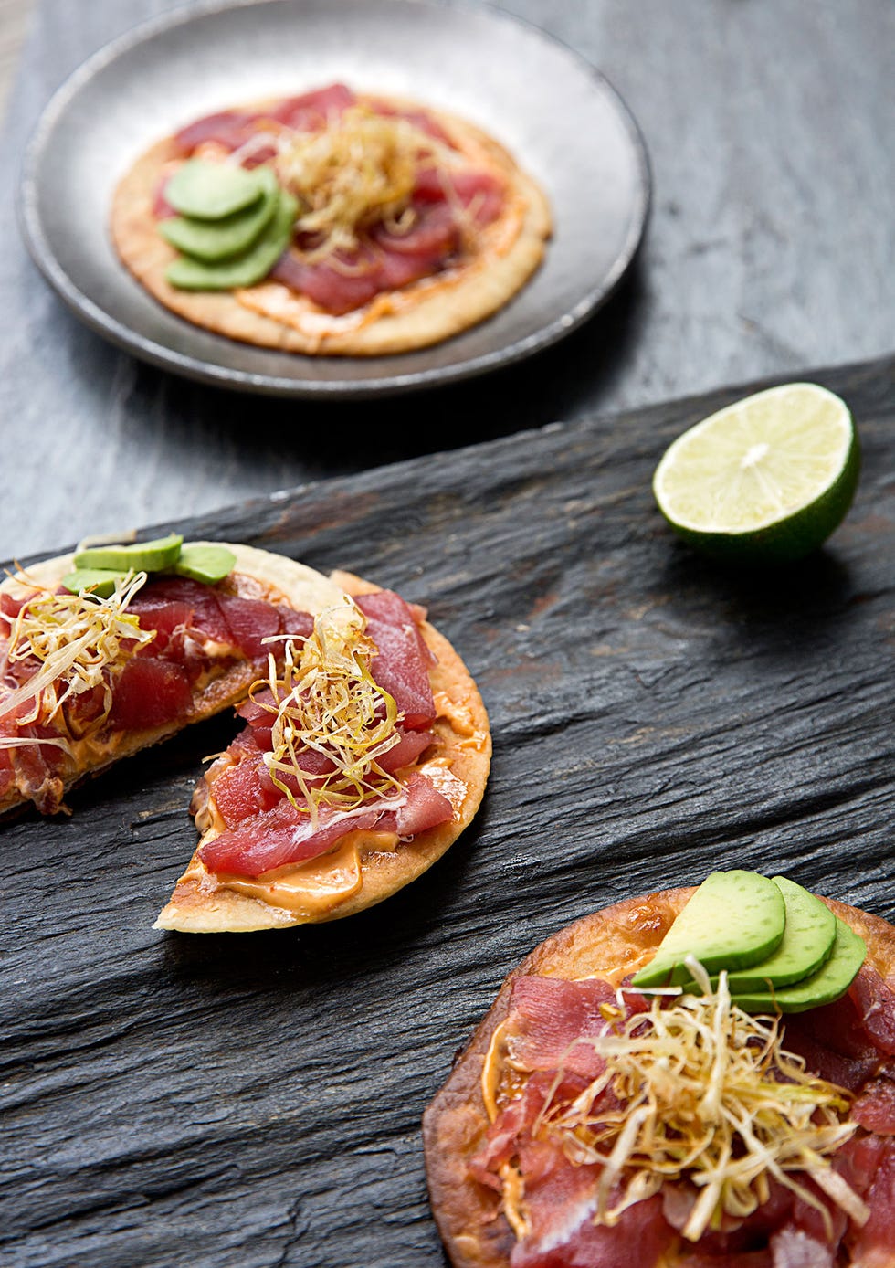 te propones cinco recetas para preparar unas originales tostas con las que sorprender a tus comensales de calabaza y setas, de espinacas, de atún ¿cuál es tu favorita