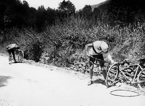 tour de france die radrennfahrer oskar thierbach d und leon level f aufpumpen ihrer reifen auf der 17 etappe von luchon nach tarbes  1933 photo by ullstein bildullstein bild via getty images