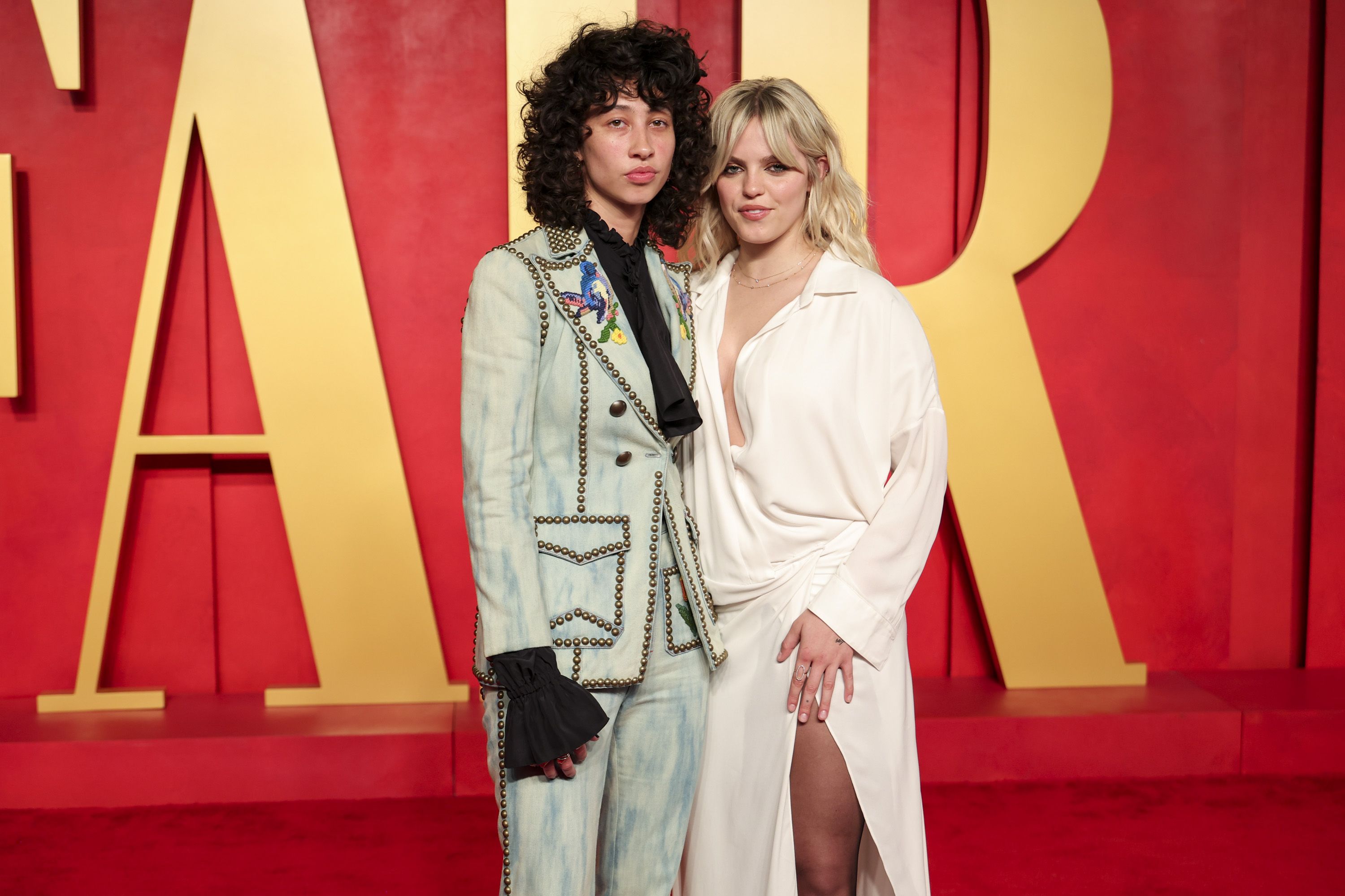 New Celebrity Couples In 2024   Towa Bird And Renee Rapp At The 2024 Vanity Fair Oscar News Photo 1710174030 