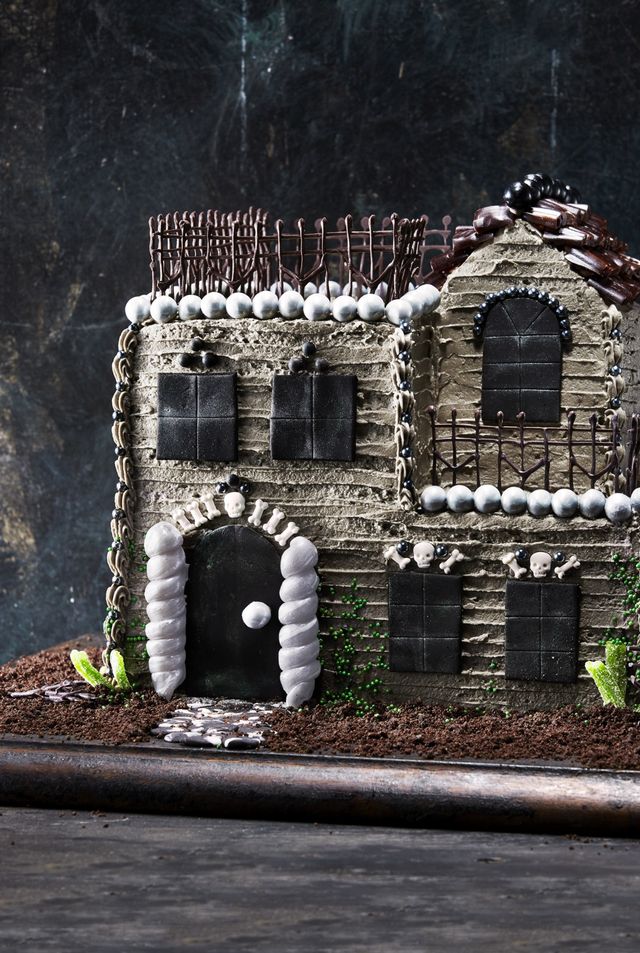towering haunted house cake recipe