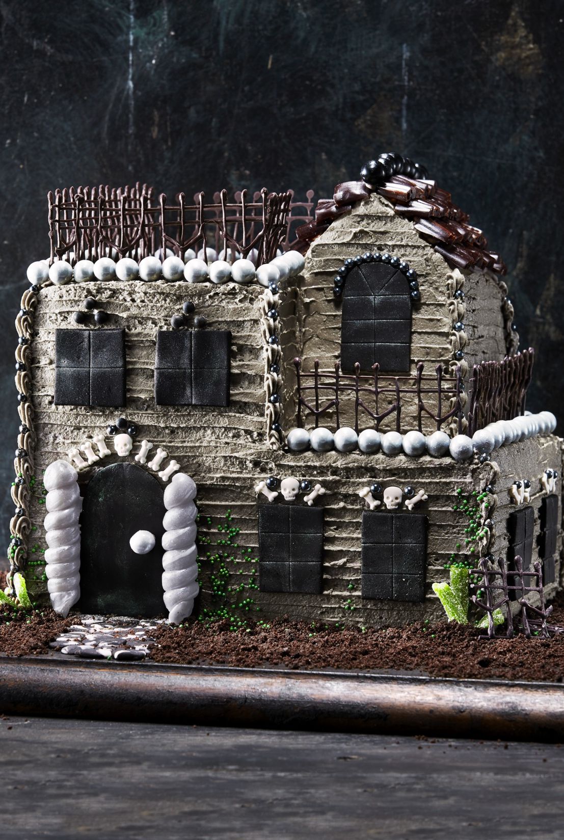 towering haunted house cake recipe