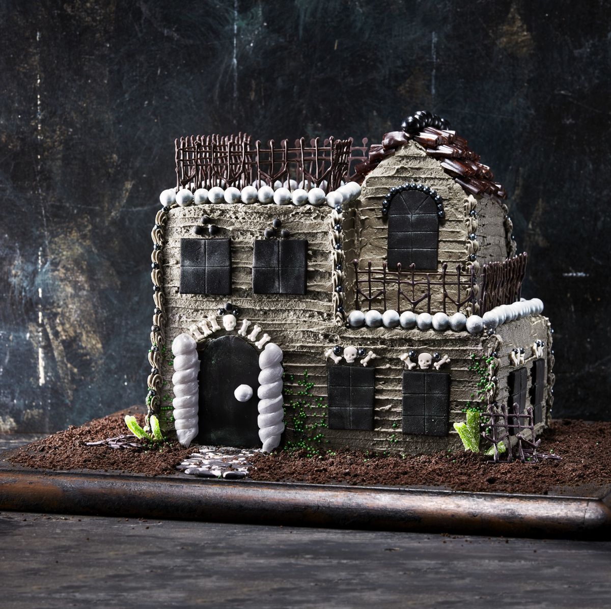 Best Towering Haunted House Cake - How To Make Towering Haunted House Cake
