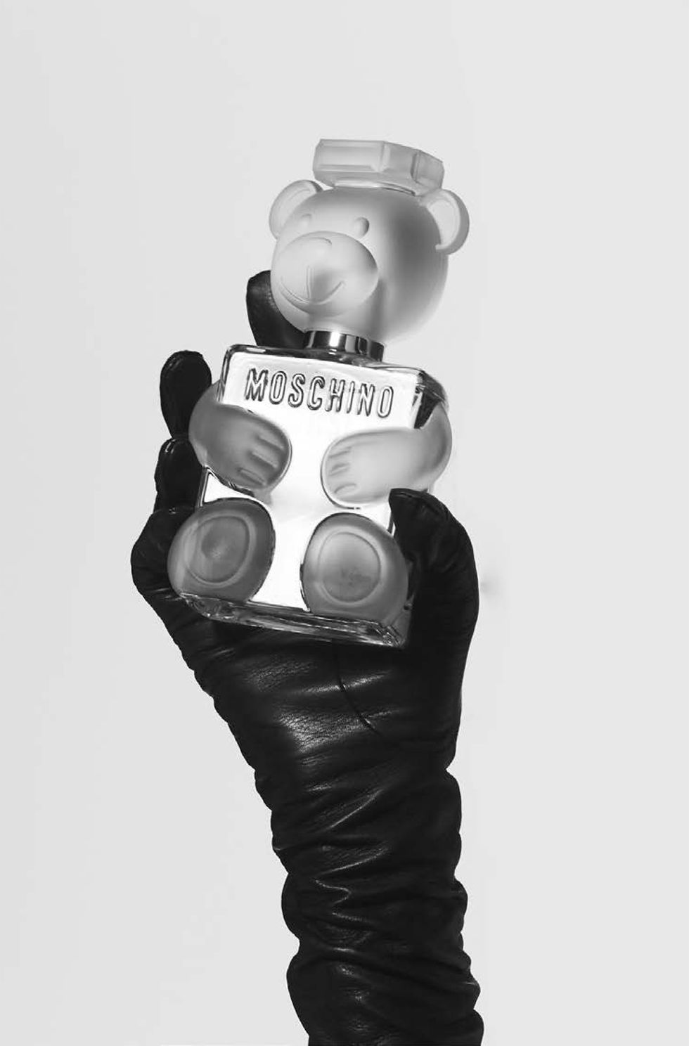 White, Personal protective equipment, Joint, Hand, Photography, Glove, Black-and-white, 