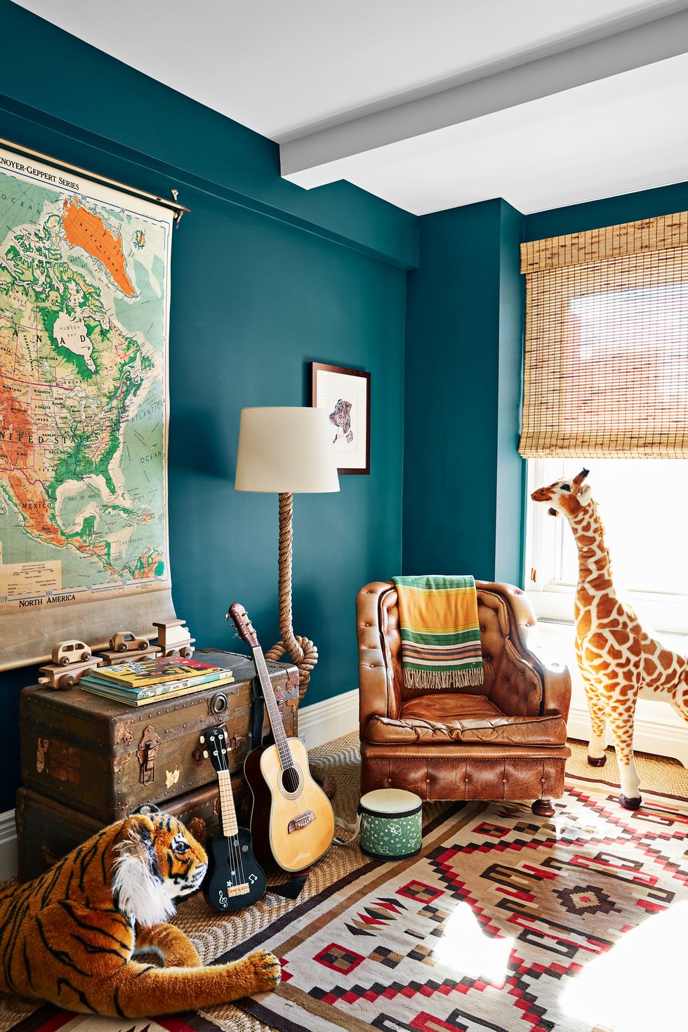 living room, room, green, interior design, furniture, blue, turquoise, giraffe, property, aqua,