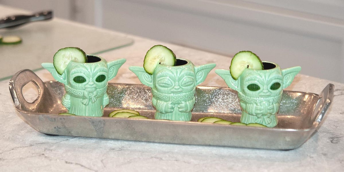 Star Wars: The Mandalorian Baby Yoda with Frog Geeki Tiki