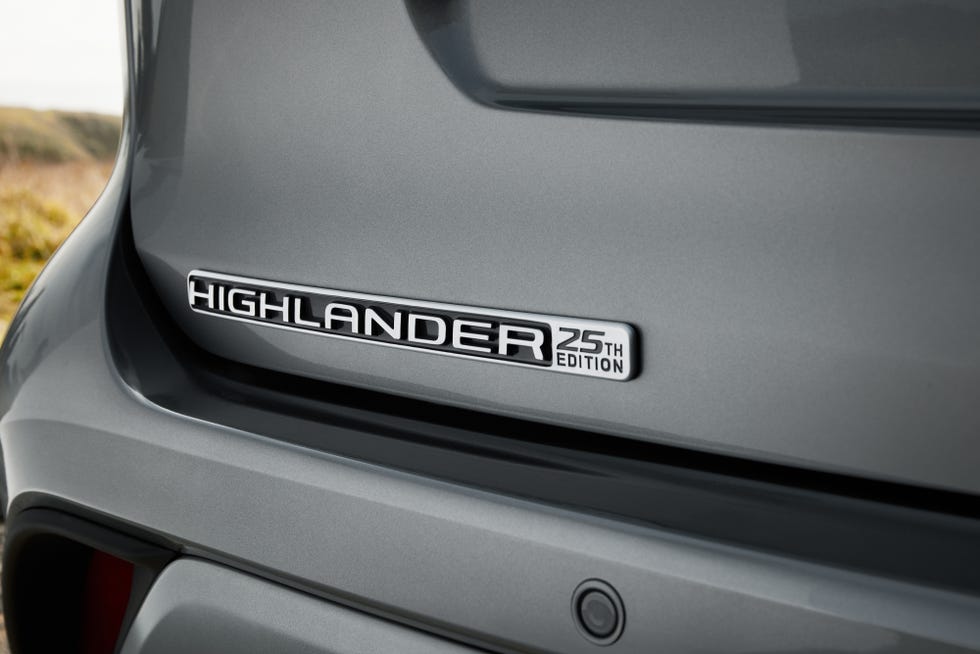 2025 Toyota Highlander Hybrid Gets Standard AWD, Updates Gauges