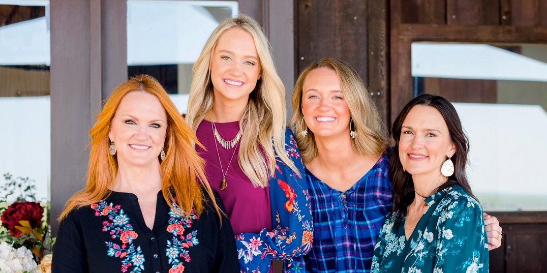 The Pioneer Woman Accessories – Where to Buy Ree Drummond’s Shoes, Jewelry, and Handbags