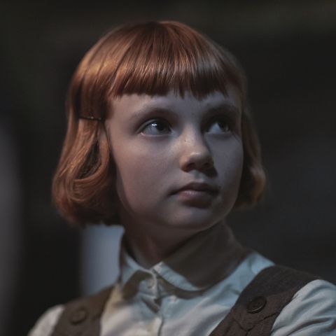 the queen’s gambit l to r isla johnston as beth orphanage in episode 101 of the queen’s gambit cr phil braynetflix © 2020