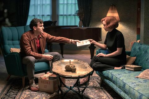 the queen’s gambit l to r harry melling as harry beltik and anya taylor joy as beth harmon in episode 104 of the queen’s gambit cr phil braynetflix © 2020