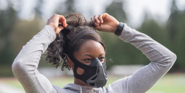 Training Mask - Workout Training Mask 2.0, Cardio Training Mask for  Running, Cycling, and Exercise, 36 Levels of Resistance, Black Mask, Turn  Flow Valve, Medium