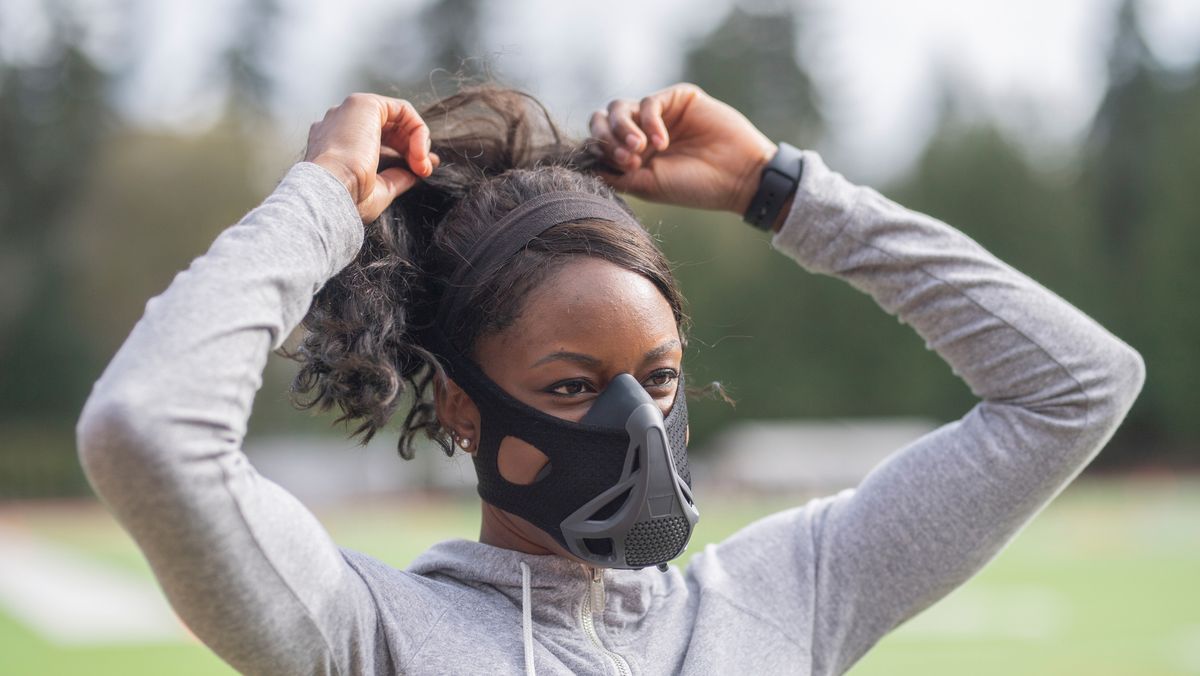 This Athleta face mask is great to wear while working out