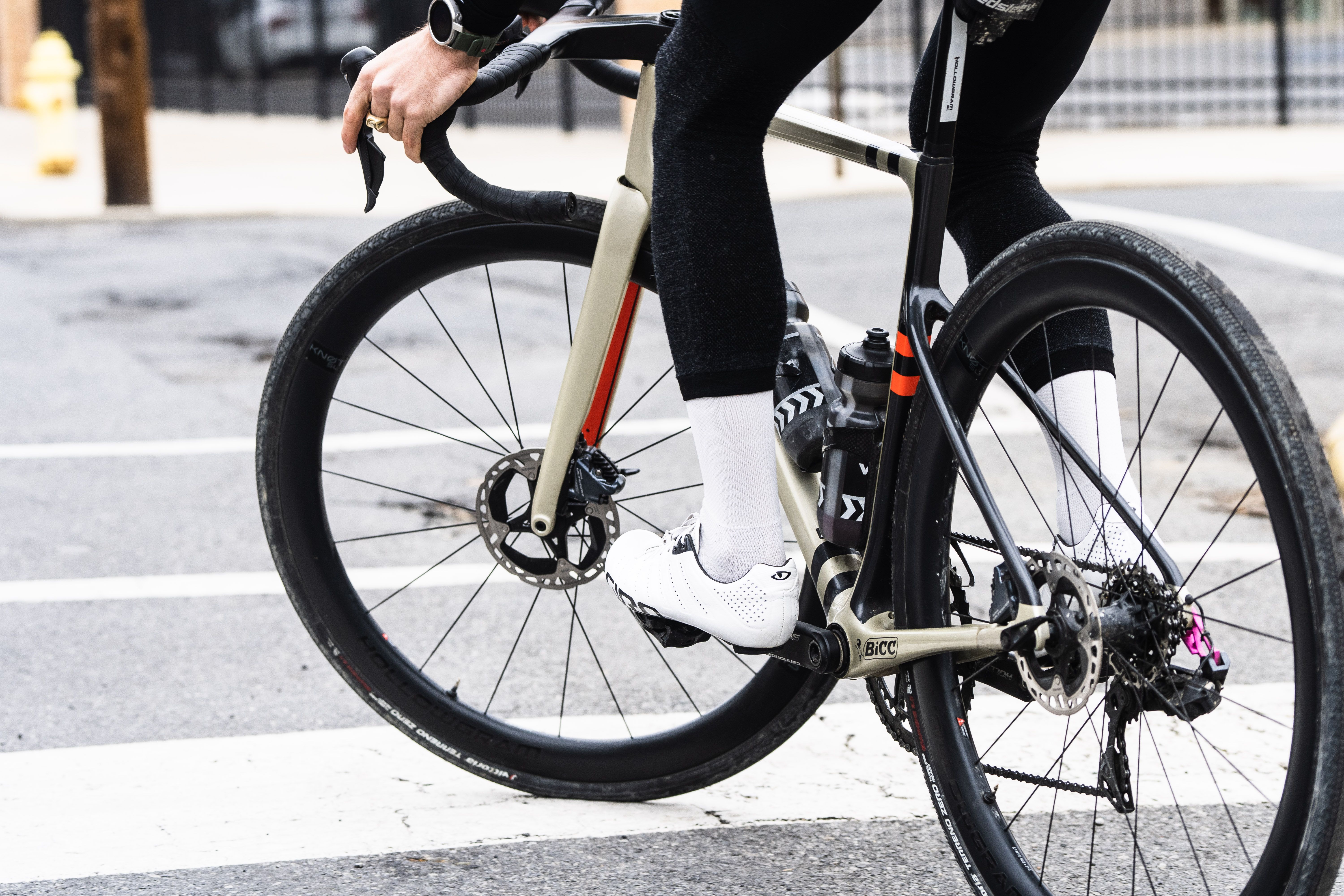 Learn How to Track Stand on a Bike With These Pro Tips