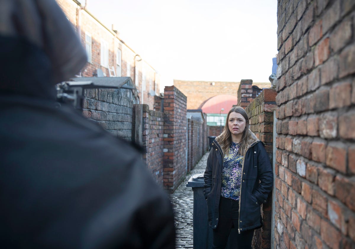 Coronation Street's Tracy McDonald caught out in early ITVX episode