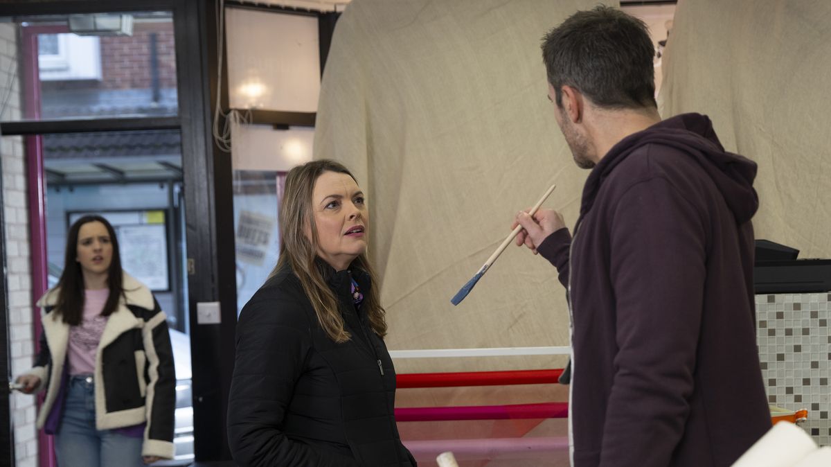 Corrie spoilers - Amy Barlow to demand answers from Tracy and Tommy