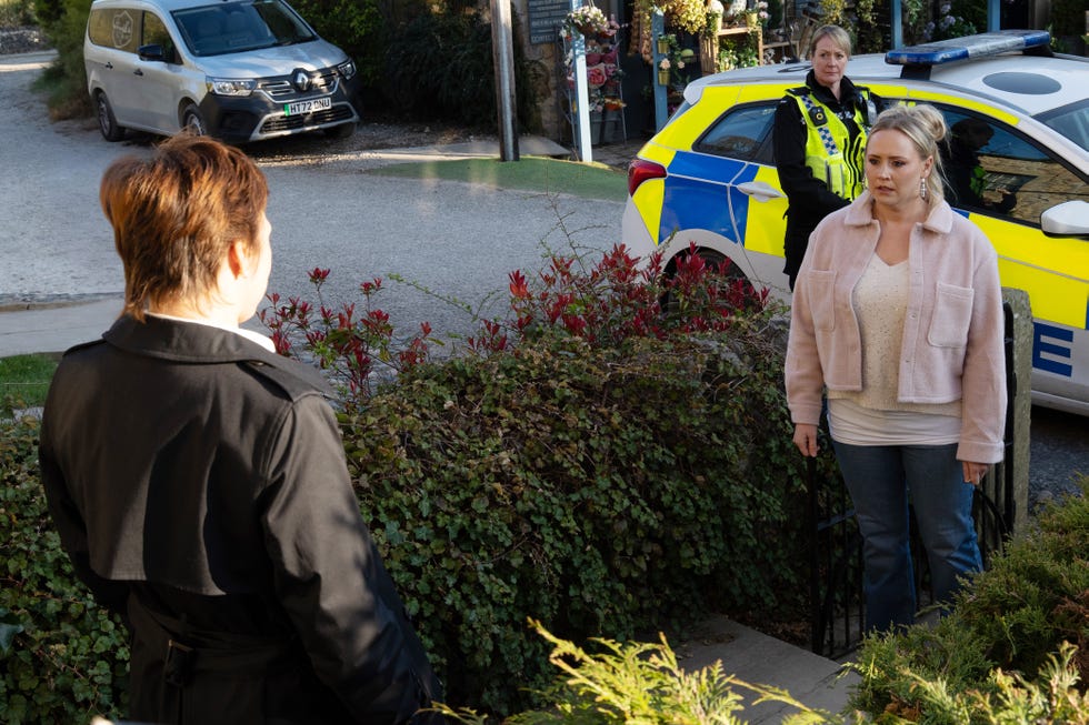 tracy robinson, police, emmerdale