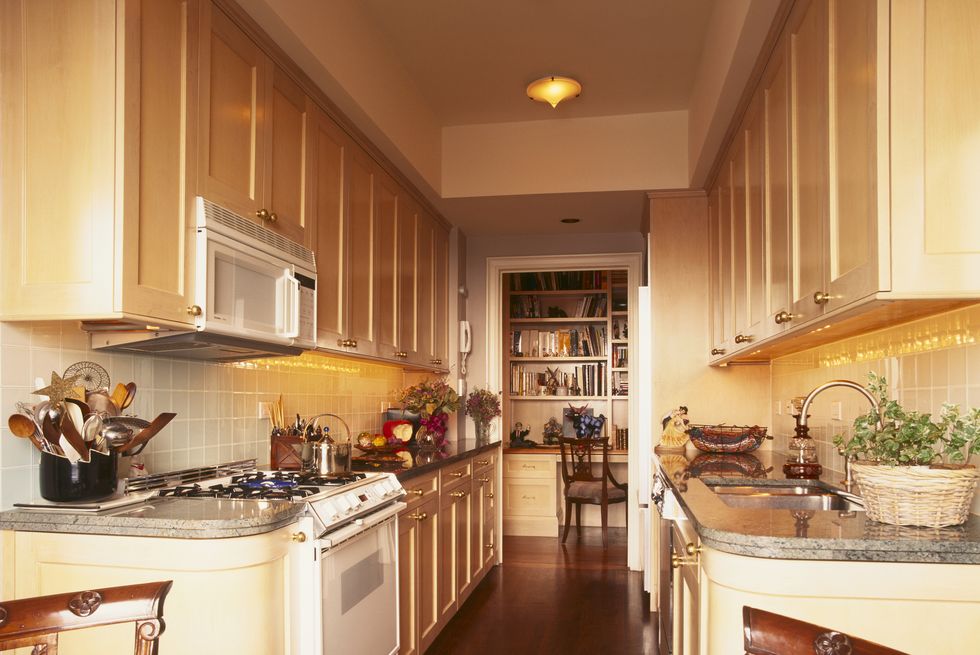 traditional style kitchen with light wood cabinetry