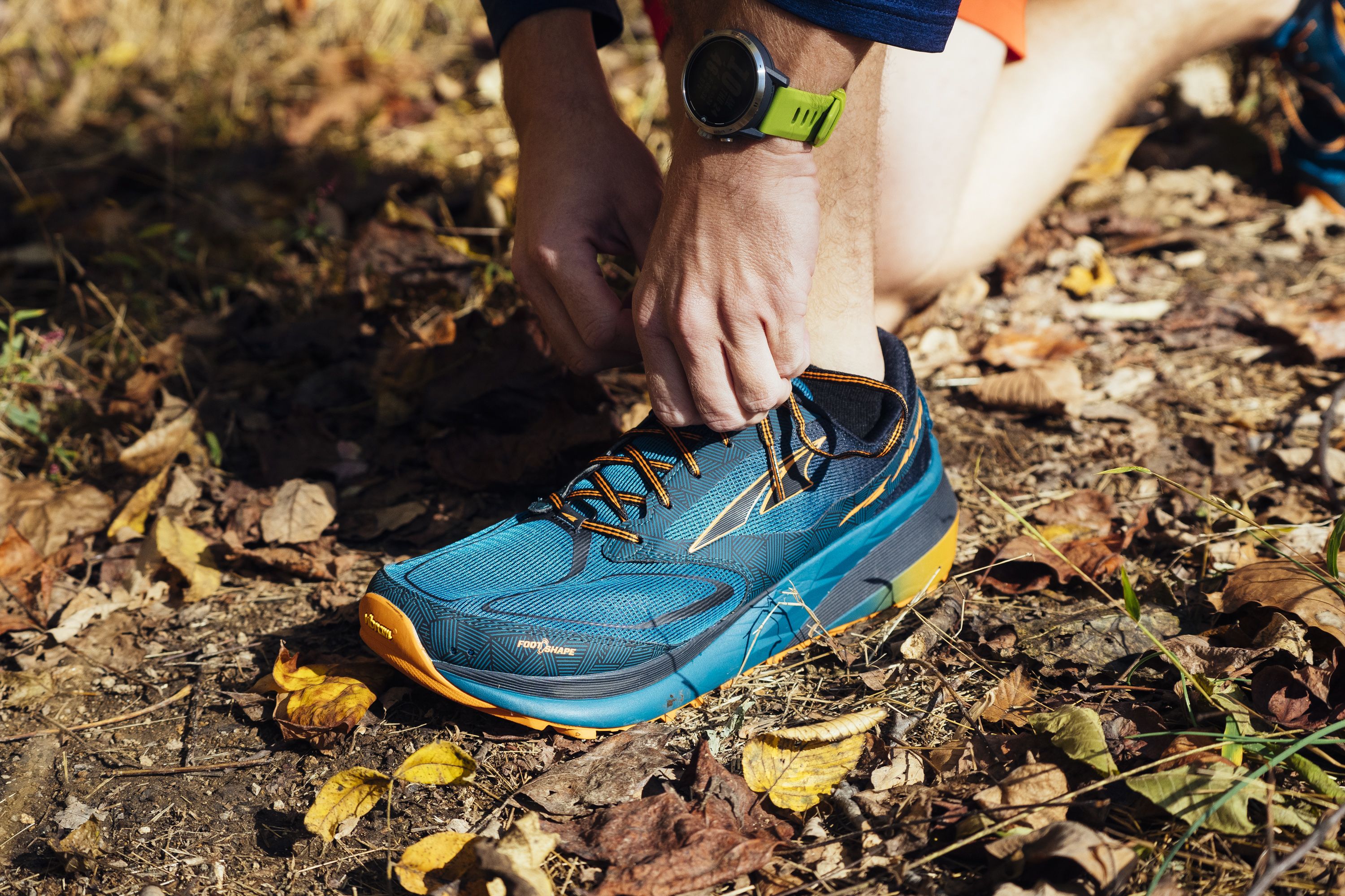 mid trail running shoes