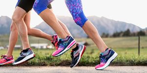saucony trail running shoes women