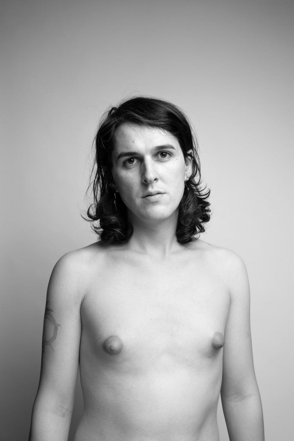 26 maart 2016 Hormonen alleen al kunnen zonder enige vorm van chirurgie grote effecten hebben op het menselijk lichaam Naarmate de tijd verstreek werd mijn huid zachter begon zich borstweefsel te ontwikkelen en werden de fysieke verschillen zichtbaarder