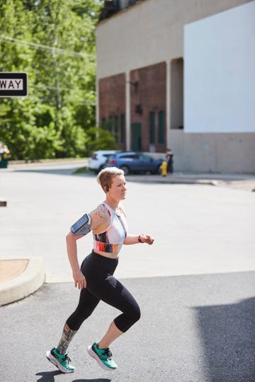 running with earbuds