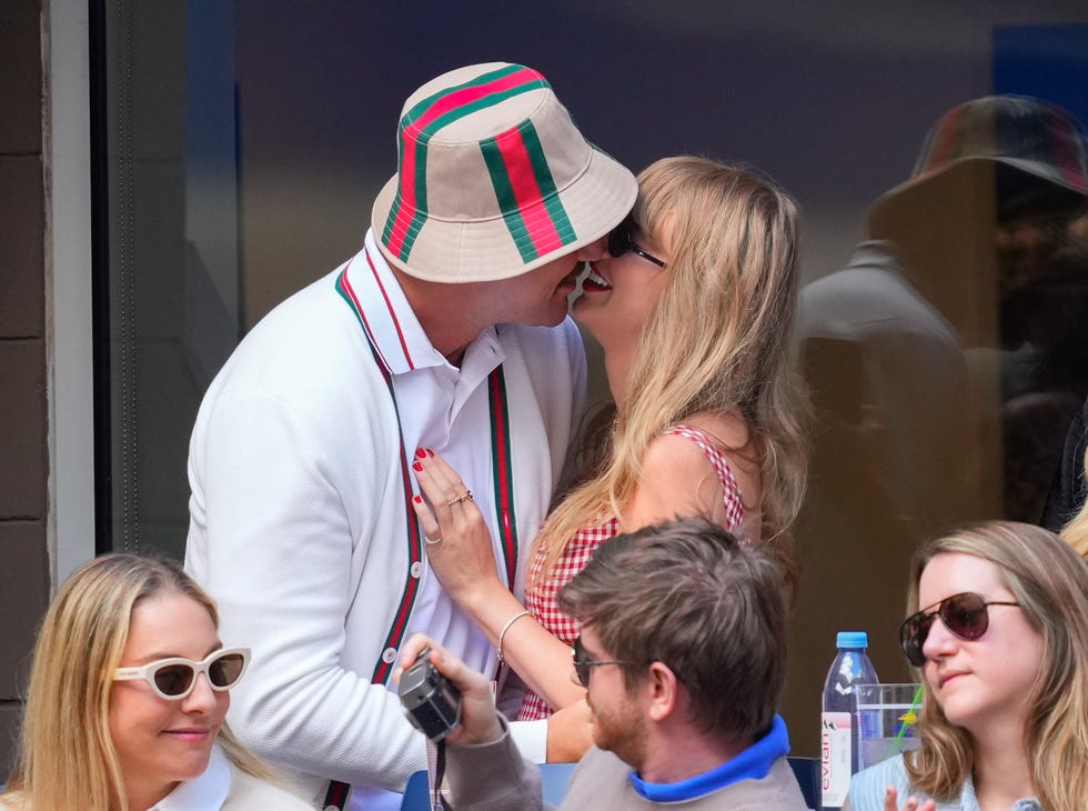 Kissing Pics of Taylor Swift and Travis Kelce at the US Open