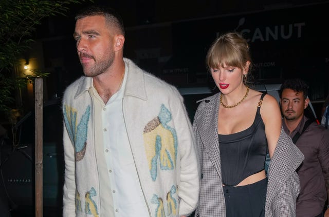 How Did Travis Kelce and Taylor Swift Start Dating? Erin Andrews Jokes ...