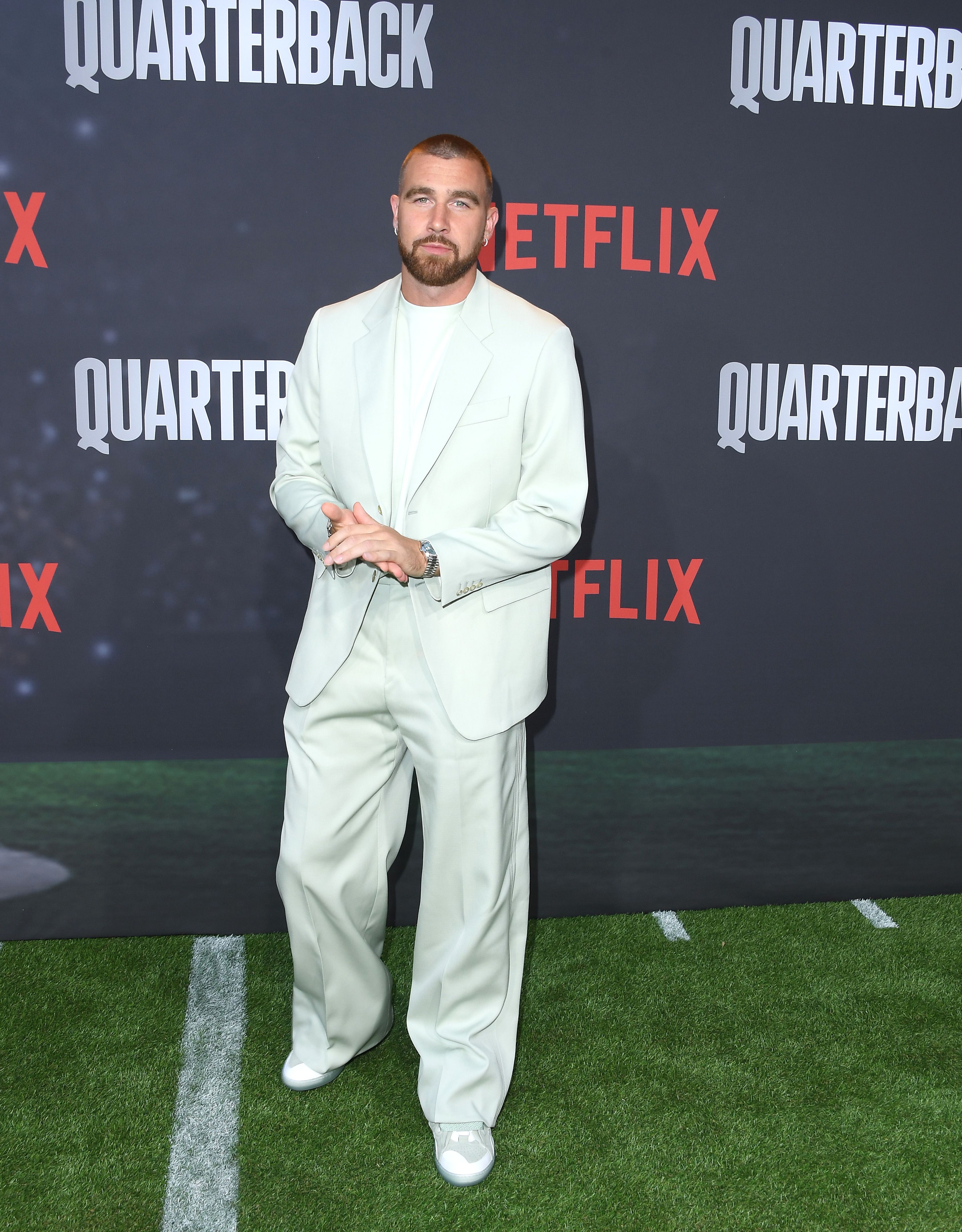 https://hips.hearstapps.com/hmg-prod/images/travis-kelce-arrives-at-the-los-angeles-premiere-of-news-photo-1698677168.jpg