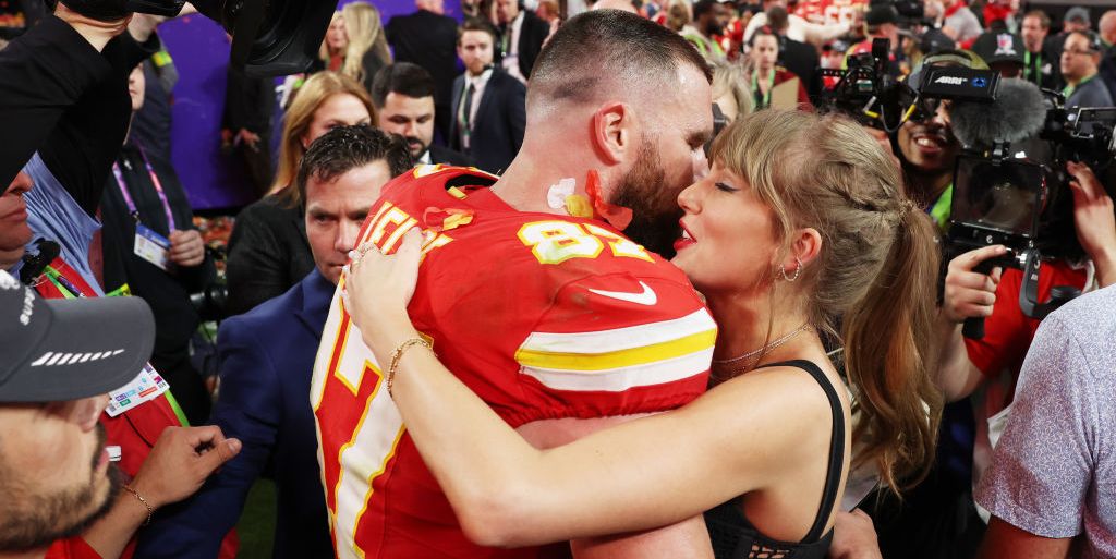 Taylor Swift Baked Special Homemade Pop-Tarts For Travis Kelce’s Teammates
