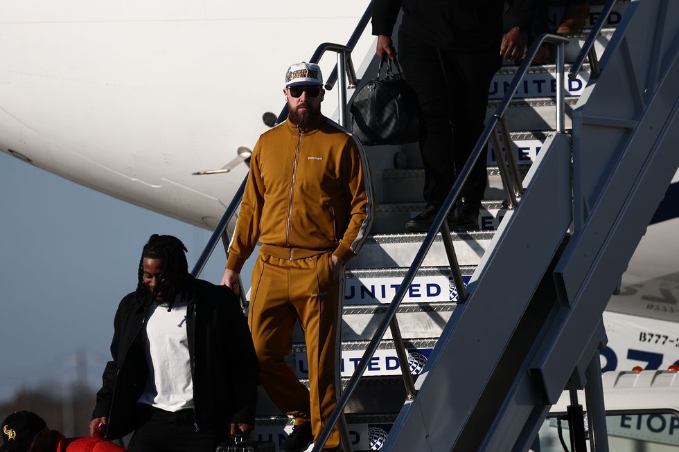 travis kelce arriving in new orleans on february 2 ahead of the super bowl