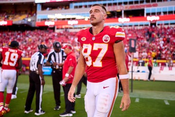 https://hips.hearstapps.com/hmg-prod/images/travis-kelce-of-the-kansas-city-chiefs-celebrates-after-news-photo-1703769591.jpg?crop=0.549xw:0.822xh;0.304xw,0&resize=360:*