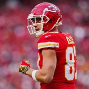 kansas city, missouri november 27 travis kelce 87 of the kansas city chiefs celebrates a touchdown during the first quarter against the los angeles rams at arrowhead stadium on november 27, 2022 in kansas city, missouri photo by jason hannagetty images