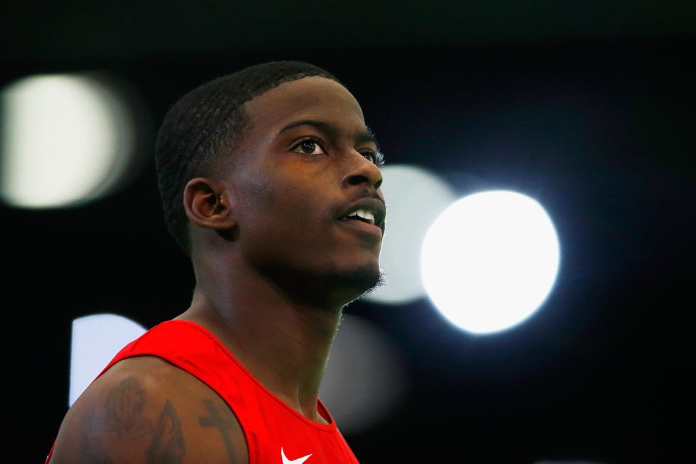 trayvon bromell mira al horizonte tras ganar el título mundial de 60m en portland 2016